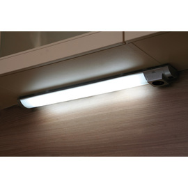 LED-Unterbauleuchte DETMOLD warmweiß 7 Watt mit Steckdose Produktbild 1 S